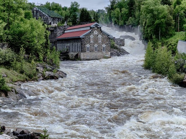 Étude hydrogéomorphologique de la rivière à Mars fortement aménagée après la crue du Saguenay en 1996 afin de lui redonner un espace de mobilité