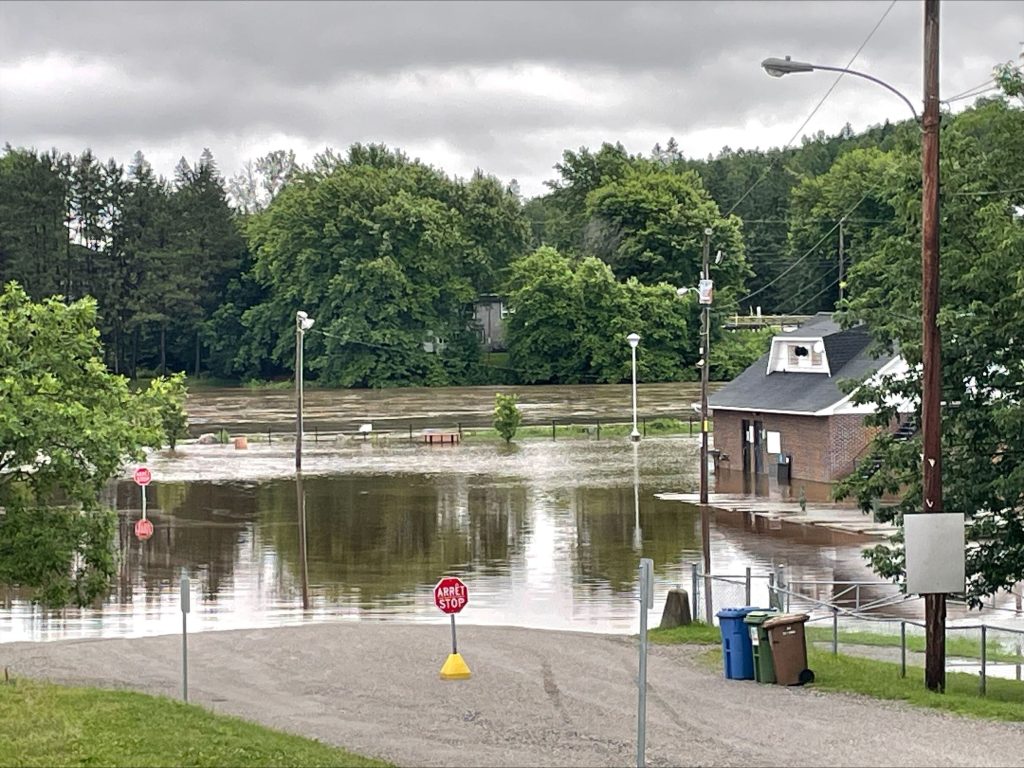 Tableaux de bord des conséquences socio-économiques et populationnelles dans des territoires inondables