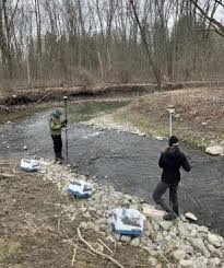 Développement du modèle d’incertitude associé à la mesure traditionnelle des lignes d’eau lors de crues pour les rivières du Québec méridional